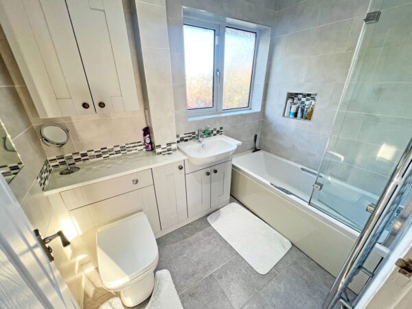 Clifton Drive, Ashby-de-la-zouch, Leicestershire, LE65 2QL