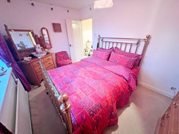 Foxglove Road, Hamilton, Leicester, Leicestershire, LE5 1TD