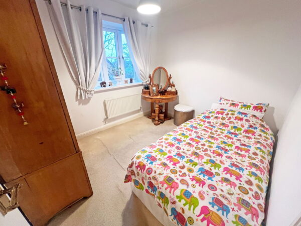 Foxglove Road, Hamilton, Leicester, Leicestershire, LE5 1TD