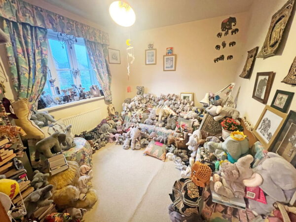 Foxglove Road, Hamilton, Leicester, Leicestershire, LE5 1TD