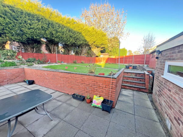 Clifton Drive, Ashby-de-la-zouch, Leicestershire, LE65 2QL