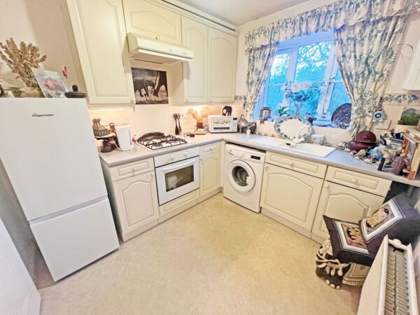 Foxglove Road, Hamilton, Leicester, Leicestershire, LE5 1TD