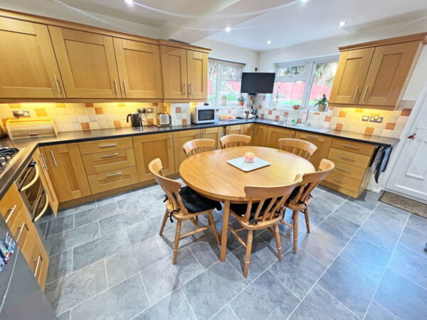 Clifton Drive, Ashby-de-la-zouch, Leicestershire, LE65 2QL