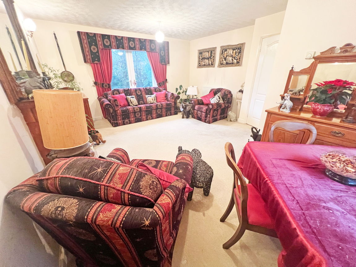 Foxglove Road, Hamilton, Leicester, Leicestershire, LE5 1TD