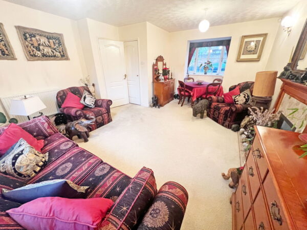 Foxglove Road, Hamilton, Leicester, Leicestershire, LE5 1TD