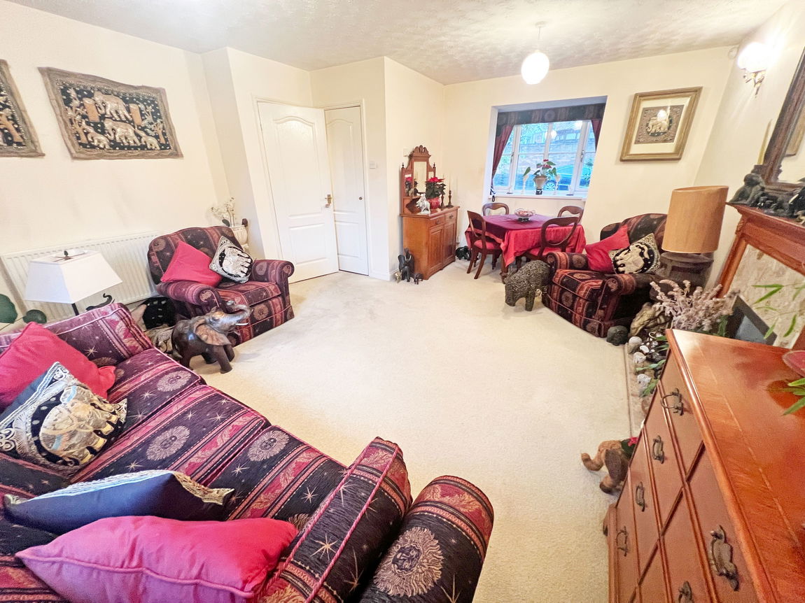 Foxglove Road, Hamilton, Leicester, Leicestershire, LE5 1TD