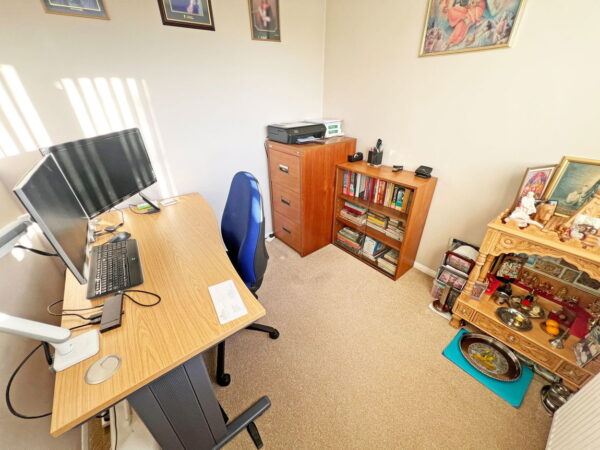 Clifton Drive, Ashby-de-la-zouch, Leicestershire, LE65 2QL