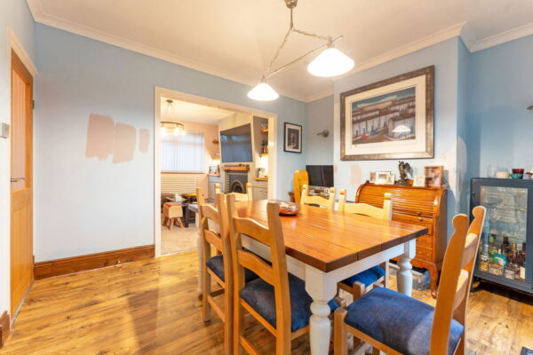 Station Road, Rushden, NN10