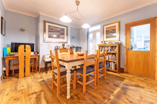 Station Road, Rushden, NN10