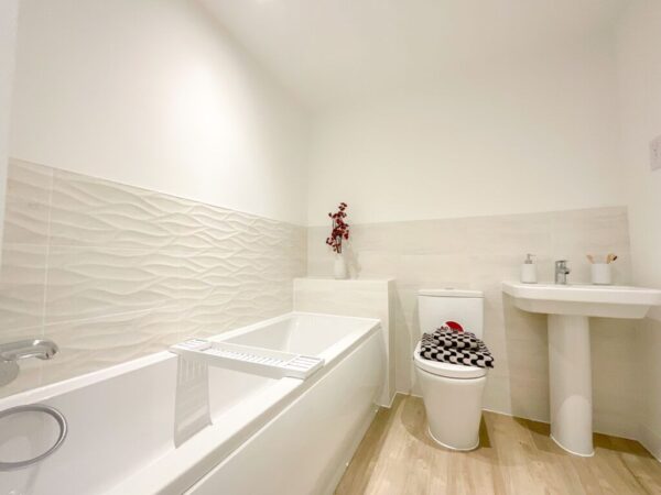 Off Leake Road, Gotham, Nottingham, Nottinghamshire, NG11 0JN