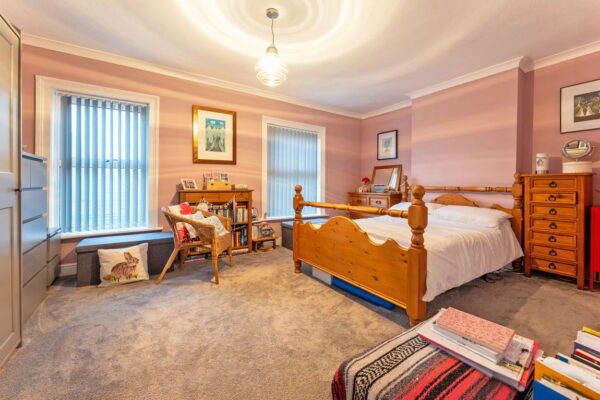 Station Road, Rushden, NN10