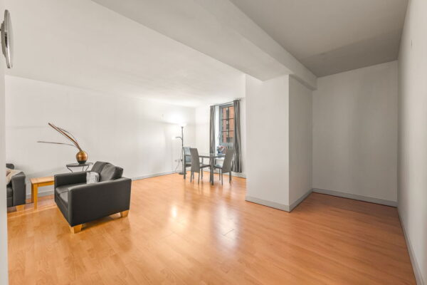 Queens Road, Nottingham, Nottinghamshire, NG2 3BX