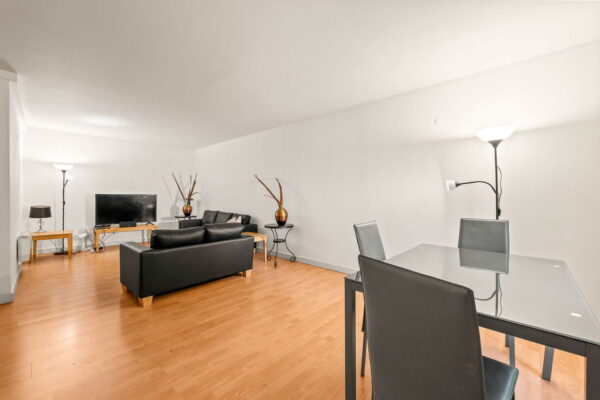 Queens Road, Nottingham, Nottinghamshire, NG2 3BX