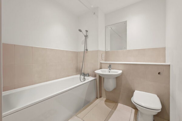 Queens Road, Nottingham, Nottinghamshire, NG2 3BX