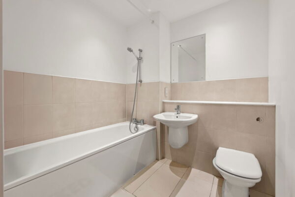 Queens Road, Nottingham, Nottinghamshire, NG2 3BX