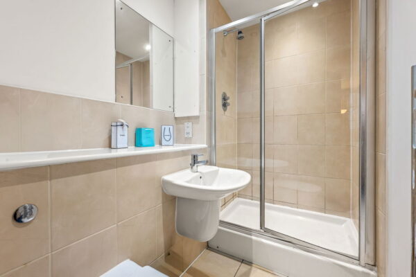 Queens Road, Nottingham, Nottinghamshire, NG2 3BX