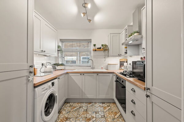 St Helens Crescent, Burton Joyce, Nottingham, NG14 5DW