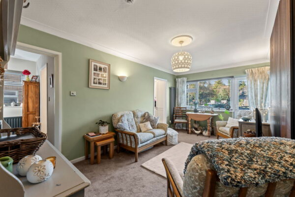 St Helens Crescent, Burton Joyce, Nottingham, NG14 5DW