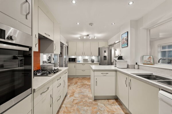 Southcliffe Road, Carlton, Nottingham, NG4 1ES