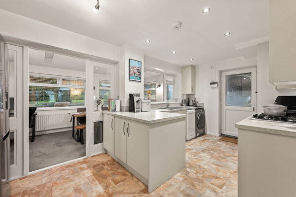 Southcliffe Road, Carlton, Nottingham, NG4 1ES