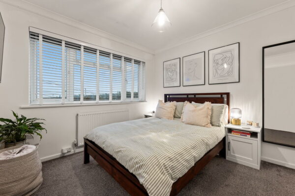 Southcliffe Road, Carlton, Nottingham, NG4 1ES