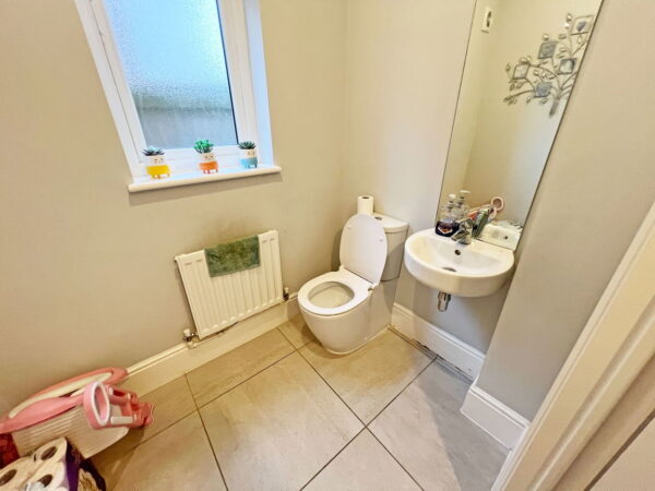 Laverton Road, Hamilton, Leicester, Leicestershire, LE5 1DW