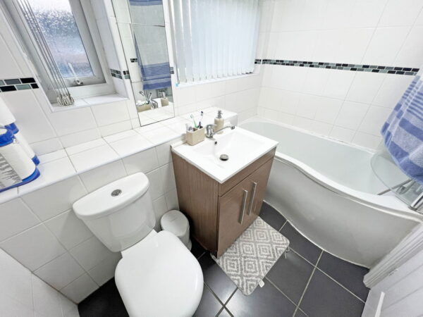 Braemar Close, Leicester, Leicestershire, LE4 7PL