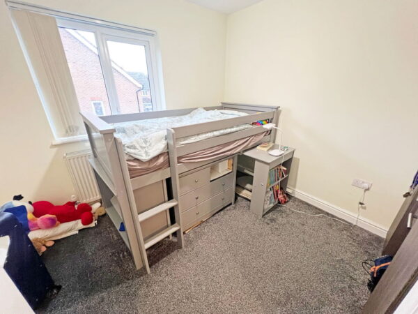 Laverton Road, Hamilton, Leicester, Leicestershire, LE5 1DW