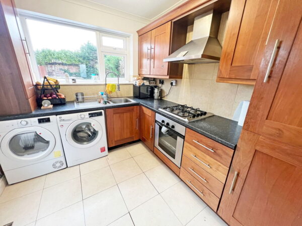 Coombe Rise, Oadby, Leicester, Leicestershire, LE2 5TX