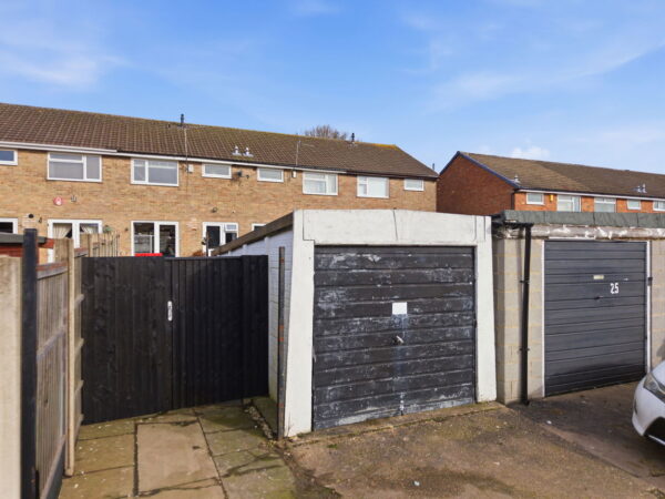 Graveney Gardens, Arnold, Nottingham, Nottinghamshire, NG5 6QW