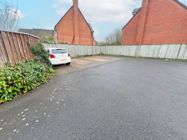 Sandhills Avenue, Hamilton, Leicester, Leicestershire, LE5 1QN