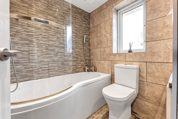 Southwold Drive, Nottingham, NG8 1PD