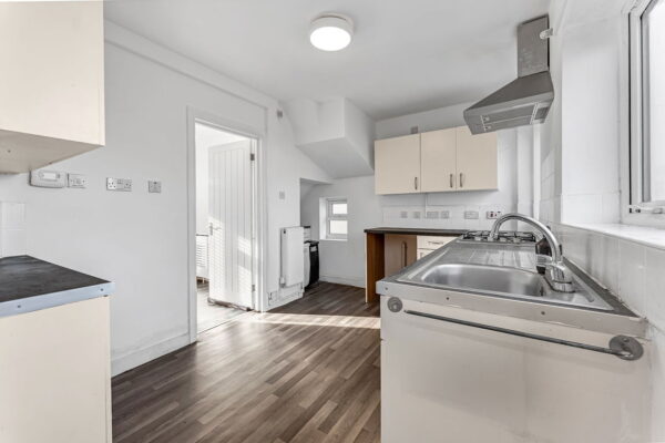 Southwold Drive, Nottingham, NG8 1PD