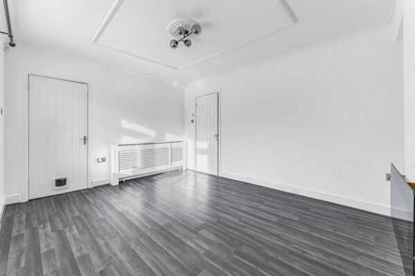 Southwold Drive, Nottingham, NG8 1PD