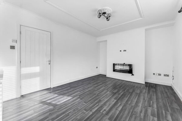 Southwold Drive, Nottingham, NG8 1PD