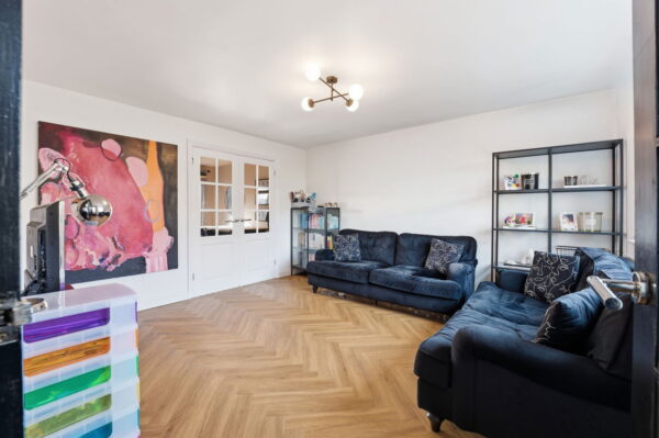 Graveney Gardens, Arnold, Nottingham, Nottinghamshire, NG5 6QW