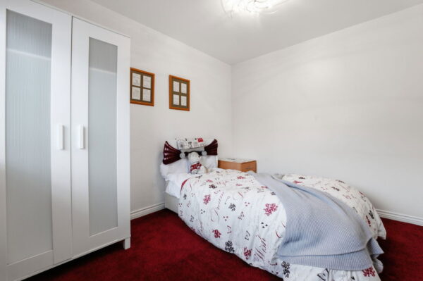 Potters Hollow, Bulwell, Nottingham, Nottinghamshire, NG6 8PB