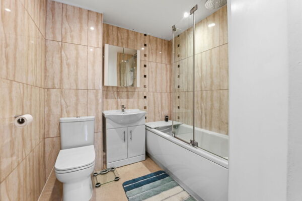 Potters Hollow, Bulwell, Nottingham, Nottinghamshire, NG6 8PB