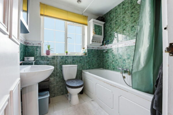 Chichester Close, Nottingham, NG5 9AX