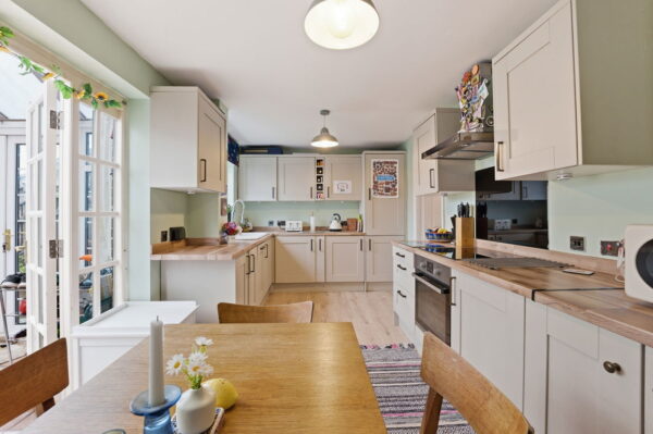 Chichester Close, Nottingham, NG5 9AX