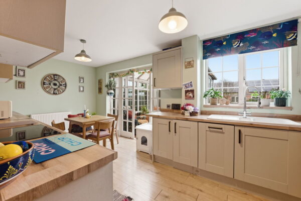 Chichester Close, Nottingham, NG5 9AX