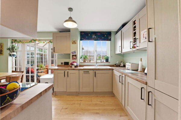 Chichester Close, Nottingham, NG5 9AX