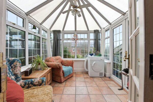 Chichester Close, Nottingham, NG5 9AX