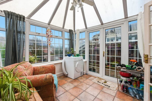 Chichester Close, Nottingham, NG5 9AX