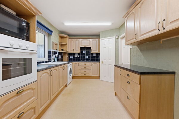 Camborne Drive, Nottingham, Nottinghamshire, NG8 5LN