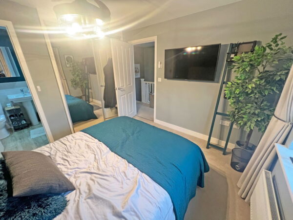 Irvine Crescent, Lubbesthorpe, Leicester, Leicestershire, LE19 4BT