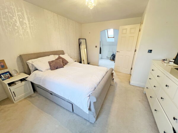 Sandhills Avenue, Hamilton, Leicester, Leicestershire, LE5 1QN