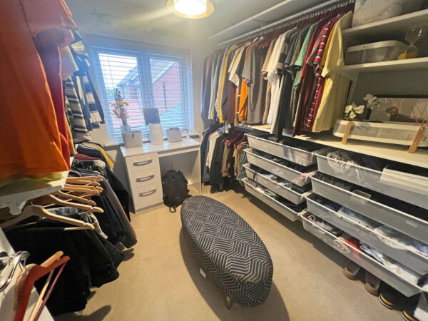 Irvine Crescent, Lubbesthorpe, Leicester, Leicestershire, LE19 4BT