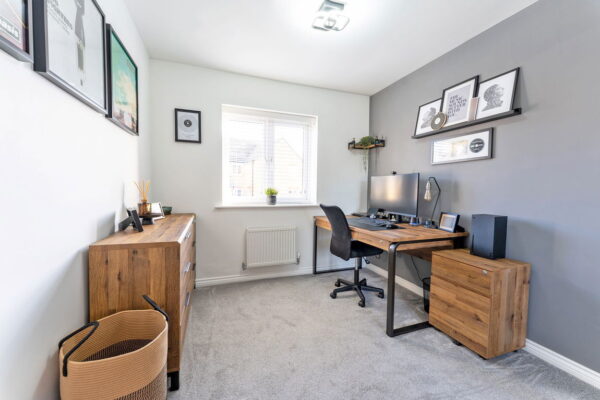 Hobby Drive, Corby, NN17 5FG