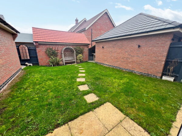 Irvine Crescent, Lubbesthorpe, Leicester, Leicestershire, LE19 4BT